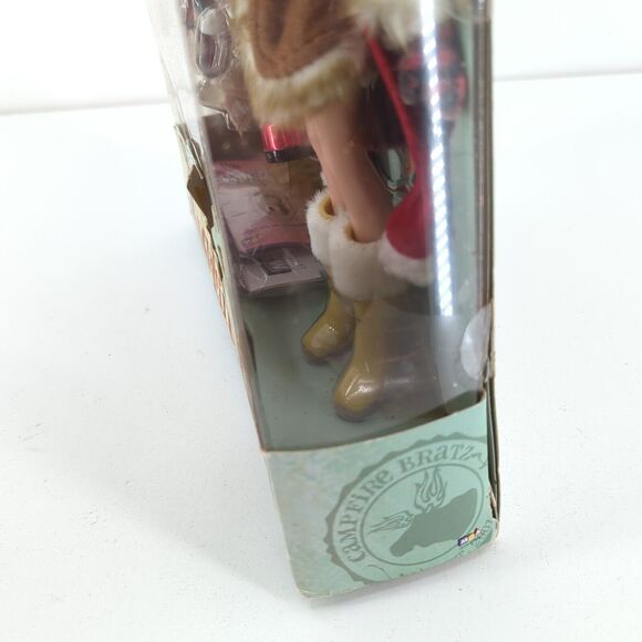 BRATZ Campfire PHOEBE Doll Cool Campin Accessories FLAW HARD TO FIND RARE NEW - Picture 11 of 11
